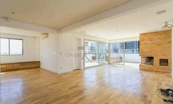 Imagem 5: Cobertura Duplex - Alto de Pinheiros - 3 Dormitórios - 241m²