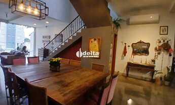 Imagem 6: Casa residencial com 4 suítes disponível para venda no bairro Lidice em Uberlândia - MG