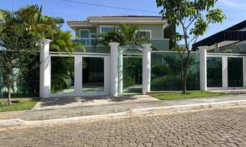 Imagem: Lindo sobrado cercado de verde em condomínio