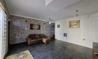 Imagem 2: Casa a venda com 4 quartos, área gourmet e piscina