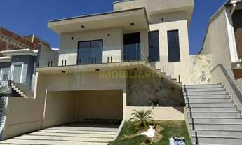 Imagem: Casa duplex de alto padrão dentro do condomínio