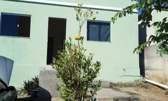 Imagem 3: Casa em Gouveia, MG - 3 qtos, sala, cozinha, 2 banhos, área churrasco, teto em laje, muro