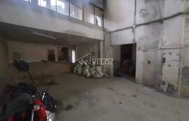 Imagem 5: Sobrado : / Comercial / Catete