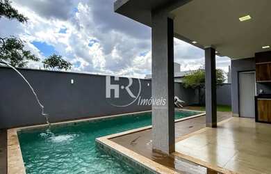 Imagem 4: Sobrado para aluguel tem 371 metros quadrados com 4 quartos