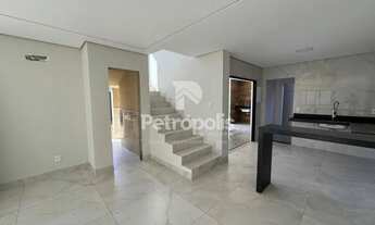 Imagem 6: Sobrado de Esquina na 407 Sul com 3 suíte sendo 1 com closet e sacada com 149,70 m² a vend