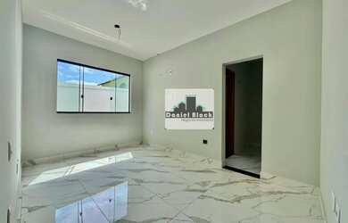 Imagem 2: Casa à Venda no Bairro Santa Mônica, Belo Horizonte Oportunidade Imperdível!