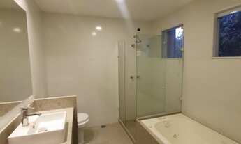 Imagem 7: Casa de condomínio para venda possui 234 metros quadrados com 3 quartos