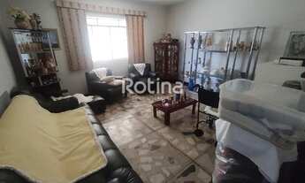 Imagem 3: Casa à venda, 5 quartos, 1 suíte, 4 vagas, Custódio Pereira - Uberlândia/MG