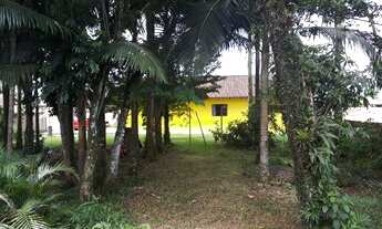 Imagem 7: Casa com Terreno de Esquina, Ideal para Construção de um Prédio