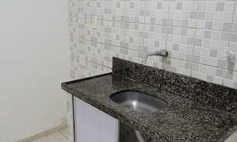 Imagem 2: Amplo kitnet 1/4 totalmente reformado e bem ventilado com garagem (Nova Parnamirim