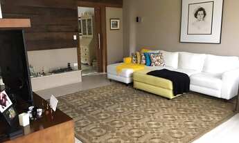 Imagem 2: Casa de condomínio para aluguel e venda possui 480 metros quadrados com 4 quartos