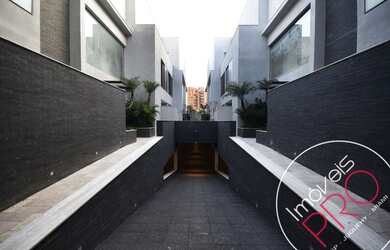 Imagem 3: Casa em condomínio com 4 suítes e 5 vagas