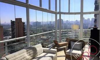 Imagem 3: Apartamento 4 dormitórios em Moema, andar alto e vista livre. Aceita Permuta