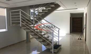 Imagem 7: Casa com bom acabamento com 05 quartos em loteamento fechado