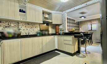 Imagem 7: CURITIBA - Sobrado Padrão - Xaxim