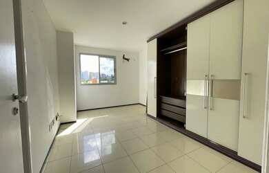 Imagem 6: Apartamento para venda possui 170 metros quadrados com 3 quartos em Ponta D'Areia - S