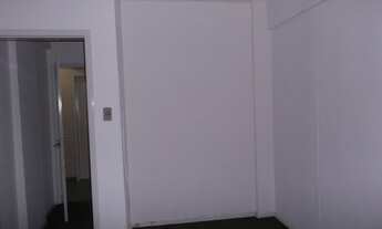 Imagem 2: Sala Comercial p/ aluguel possui 30 m2 quadrados e 1 quarto em Centro Histórico - Porto Al