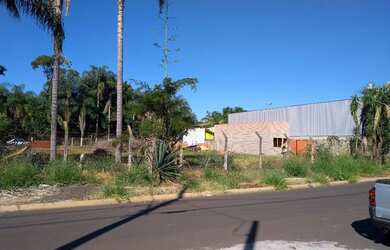 Imagem 3: Rua Asfaltada. Plano. Aceito financiamento da CEF