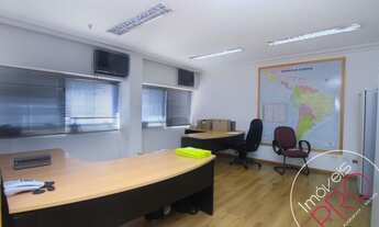 Imagem 3: Andar comercial inteiro em Moema, são 317,80m² de área útil a 300 metros da estação Moema