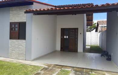 Imagem 2: Casa em condomínio a poucos metros da praia do Francês, para venda com 3 quartos