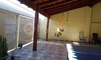 Imagem 3: Casa com 4 quartos - Bairro Setor Garavelo em Aparecida de Goiânia