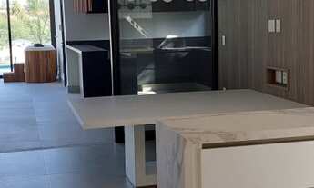 Imagem 2: CASA ALTÍSSIMO PADRÃO C/ ELEVADOR Á VENDA