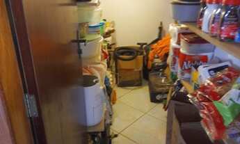 Imagem 3: Casa para venda possui 200 metros quadrados com 3 quartos em Meia Praia - Itapema - SC