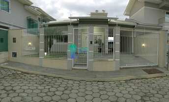 Imagem 3: Casa com piscina no Bairro Aririu em Palhoça! Excelente localização