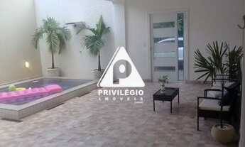 Imagem: Casa em Condomínio à venda, 5 quartos