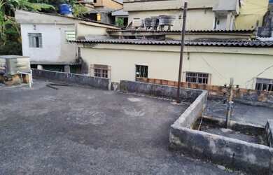 Imagem 6: IMOVEL IDEAL PARA INVESTIDORES. UMA MORADIA DE TRES QUARTOS E MAIS TRES BARRACOS DE 02 QUA