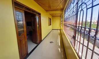 Imagem: Vendo Ampla Casa com 3 Pavimentos na Cidade