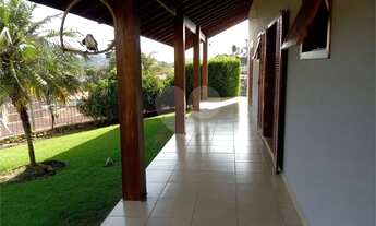 Imagem 4: Casa com 3 suítes e com piscina a venda próximo ao centro de Mairiporã-SP