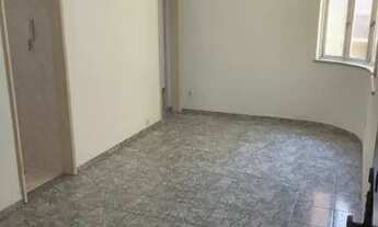 Imagem: Apartamento com 02 Quartos no Centro de