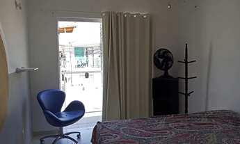 Imagem: Alugo quarto com sacada para mulheres