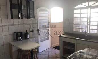 Imagem 5: Casa com piscina - Jardim Uirá - 100² - Aceita permuta - Zona Sudeste - São José dos Campo