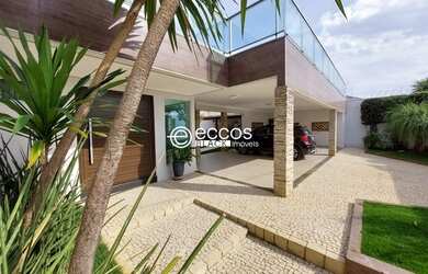 Imagem 5: Casa com 4 suítes para alugar no bairro Jardim Karaíba