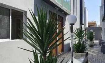 Imagem: SOBRADO EM CONDOMÍNIO FECHADO COM PISCINA