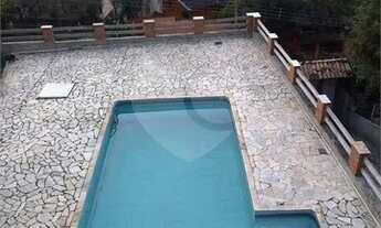 Imagem 3: Casa com 3 suítes no condomínio Alpes da Cantareira