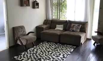 Imagem: Casa em rua reta ao mar