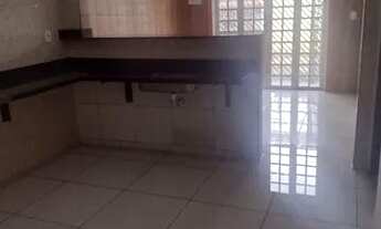 Imagem 4: Casa de laje , entrada individual, zap