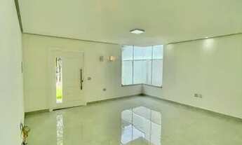 Imagem 2: Casa linear com piscina no Vale dos Cristais