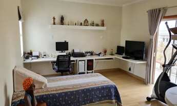 Imagem 4: Casa de condomínio para venda possui 450 metros quadrados com 5 quartos