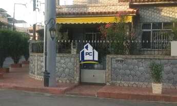 Imagem: Casa com 3 quartos (sendo 1 suíte), banheiro