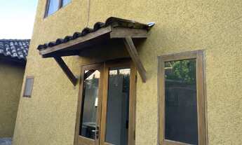 Imagem: Casa Completa na rua da praia do Rio Tavares