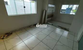 Imagem 2: Casa comercial com 6 salas disponível para locação no bairro Centro em Uberlândia-MG