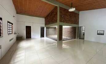 Imagem 2: Imóvel para aluguel possui 240 metros quadrados com 3 quartos