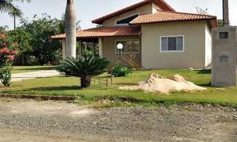 Imagem 5: Casa de campo localizada no Ninho Verde 1, excelente área de lazer, 882 m² de terreno