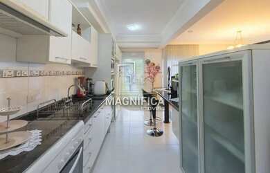 Imagem 6: Casa - Seminário.Linda casa, endereço nobre, em localização privilegiada do Seminário.Ao l