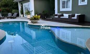 Imagem: Casa com 6 suítes a venda no Bairro Ferradura