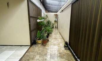 Imagem 2: Casa para venda com 190 metros quadrados com 3 quartos